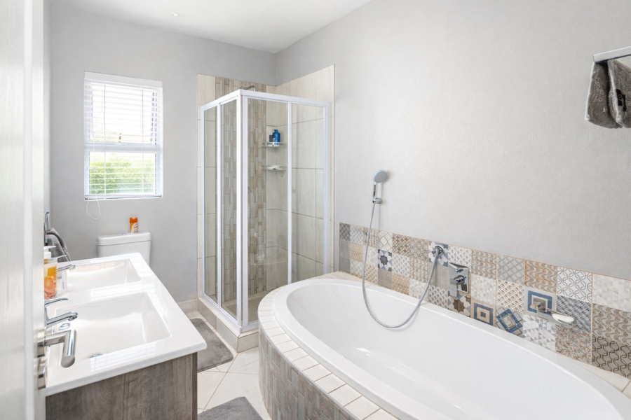 7 Bedroom Property for Sale in Melodie North West